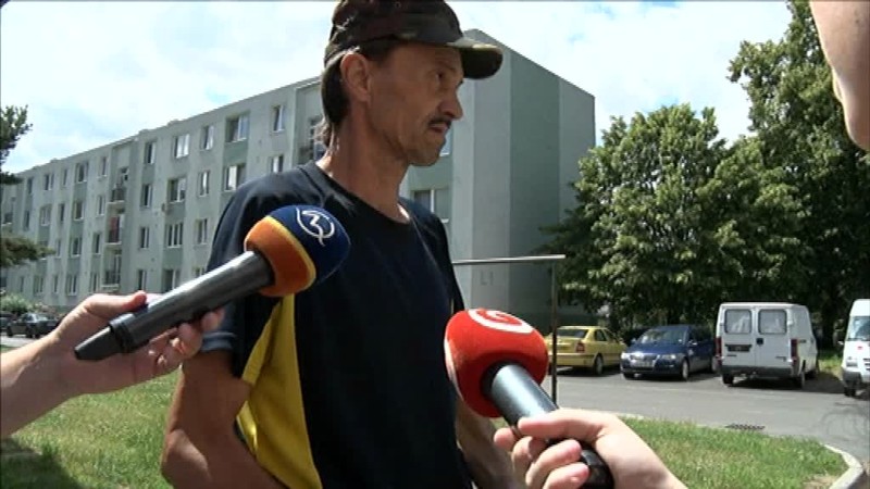 Žena zaťala partnerovi sekerou do hlavy. Nebolo to jej prvý útok