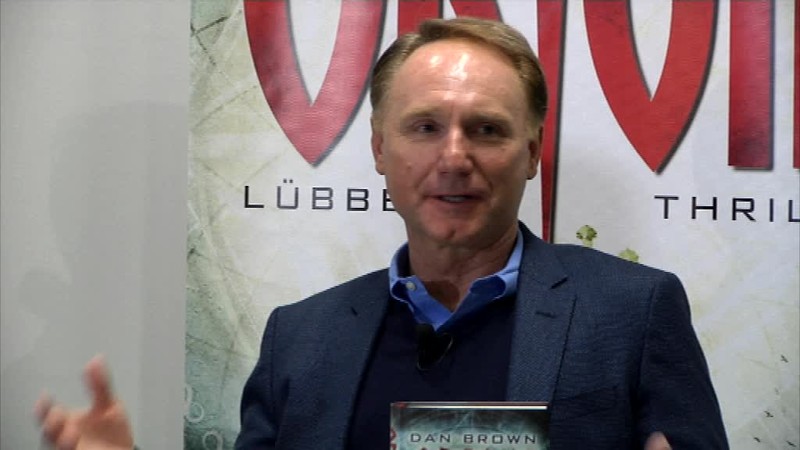 Prežije boh vedu? pýta sa Dan Brown vo svojej novej knihe