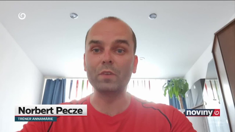 Behá už v botaskách a vyhráva