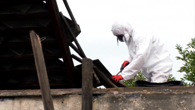 Dom hrôzy padol. Neprispôsobivým rodinám ponúkli bývanie v útulku