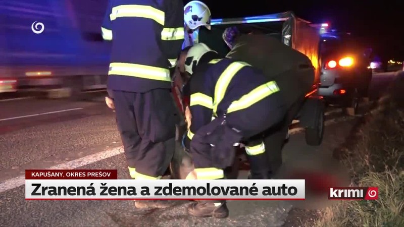 Zranená žena a zdemolované auto