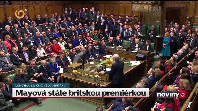 Mayová stále britskou premiérkou
