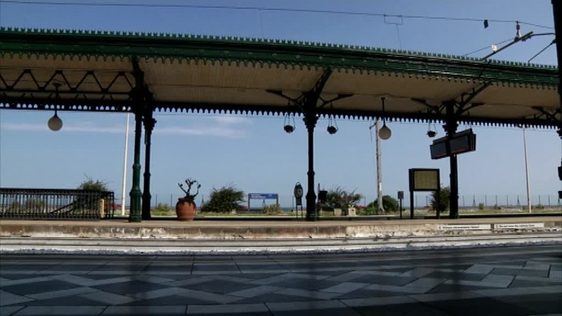 Ostrov láka azúrovým morom a legendami o mafii