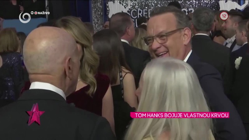 TOM HANKS BOJUJE VLASTNOU KRVOU