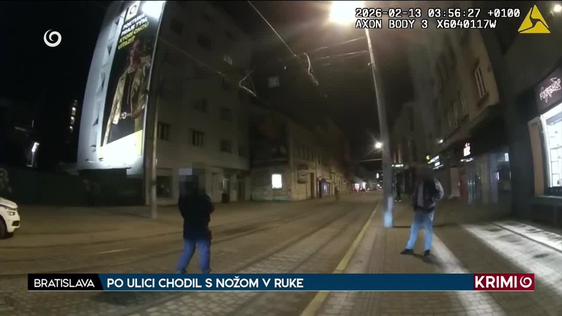 PO ULICI CHODIL S NOŽOM V RUKE
