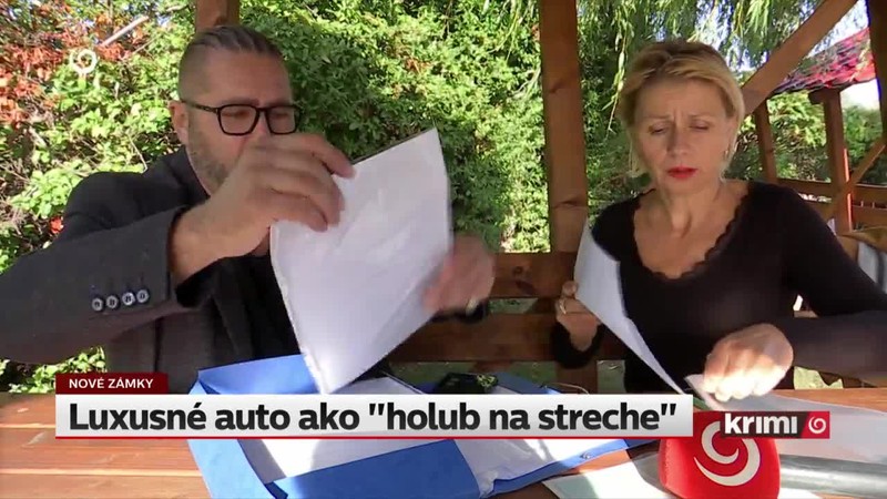 Luxusné auto ako "holub na streche"