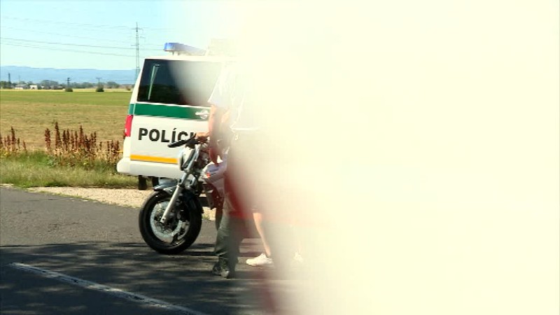 Kúpil si motorku, aj keď nemá vodičák. Prvá jazda skončila nehodou