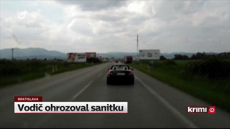 Vodič ohrozoval sanitku