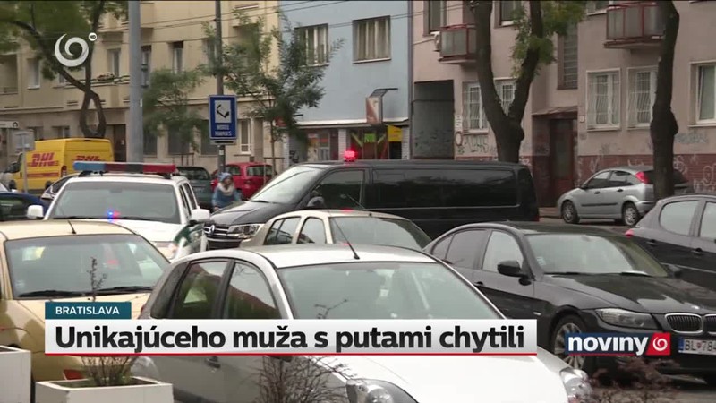 Unikajúceho muža s putami chytili