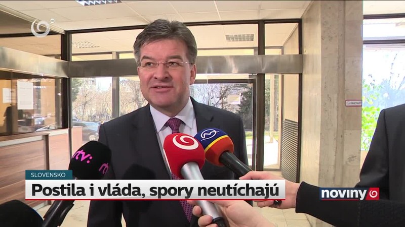 Postila i vláda, spory neutíchajú