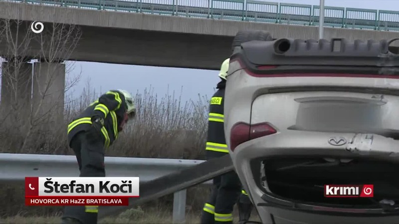 Autá skončili mimo diaľnice