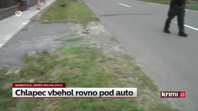Chlapec vbehol rovno pod auto