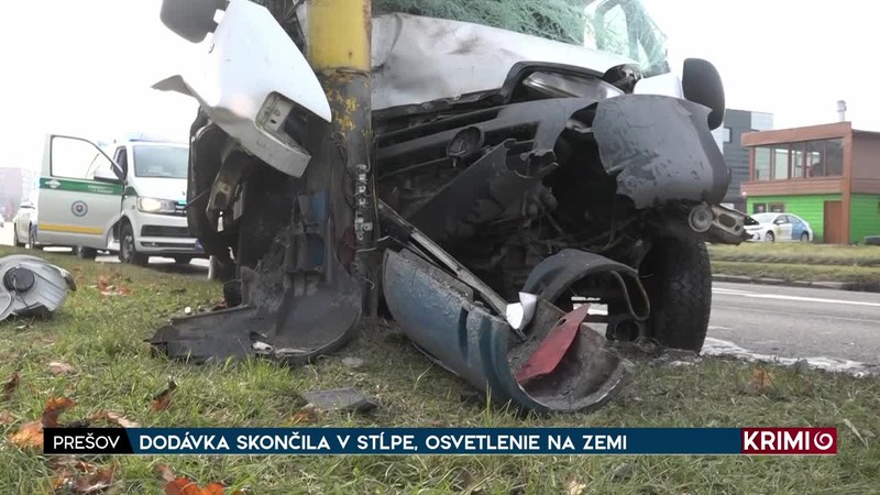 DODÁVKA SKONČILA V STĹPE, OSVETLENIE NA ZEMI