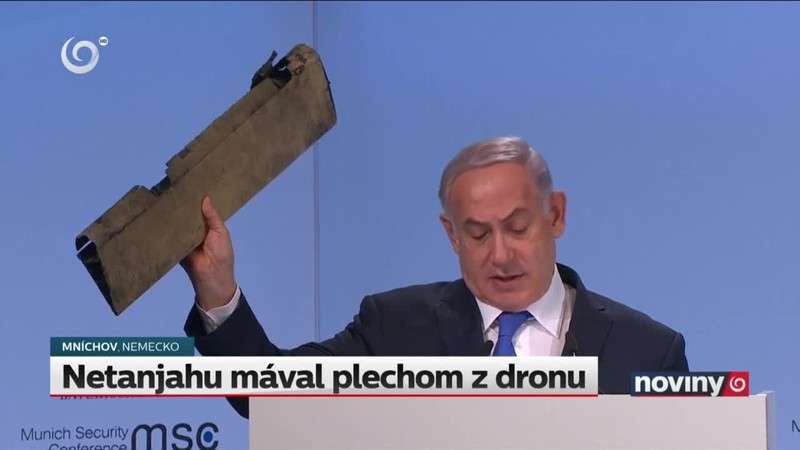 Netanjahu mával plechom z dronu