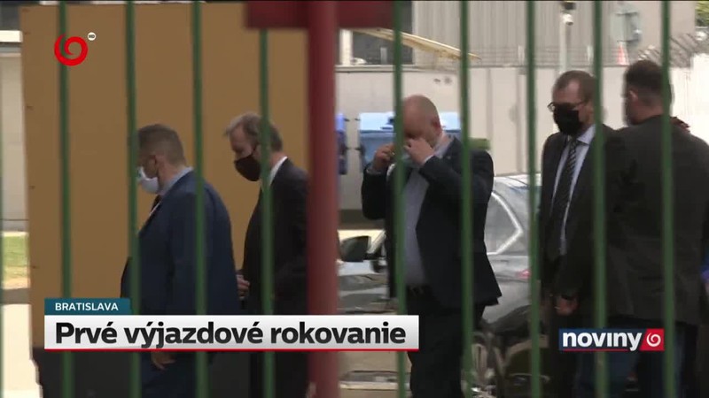 Prvé výjazdové rokovanie