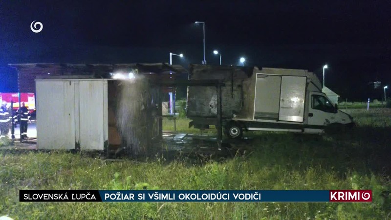 POŽIAR SI VŠIMLI OKOLOIDÚCI VODIČI