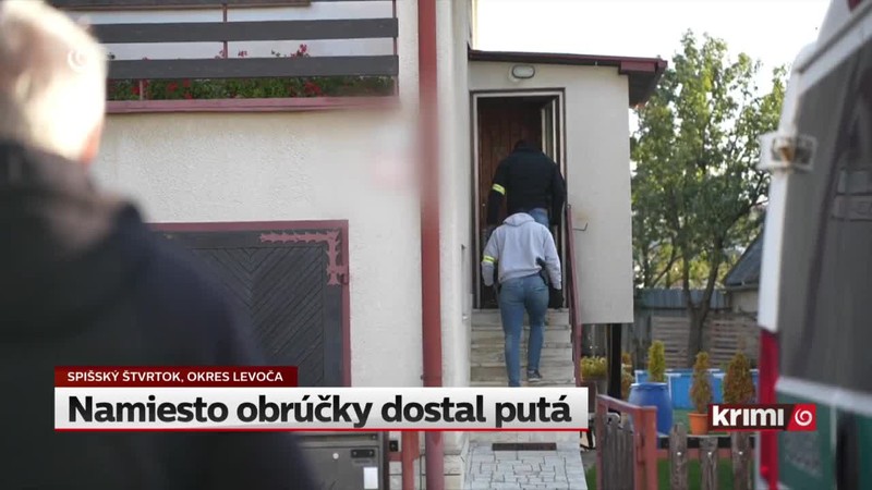 Namiesto obrúčky dostal putá