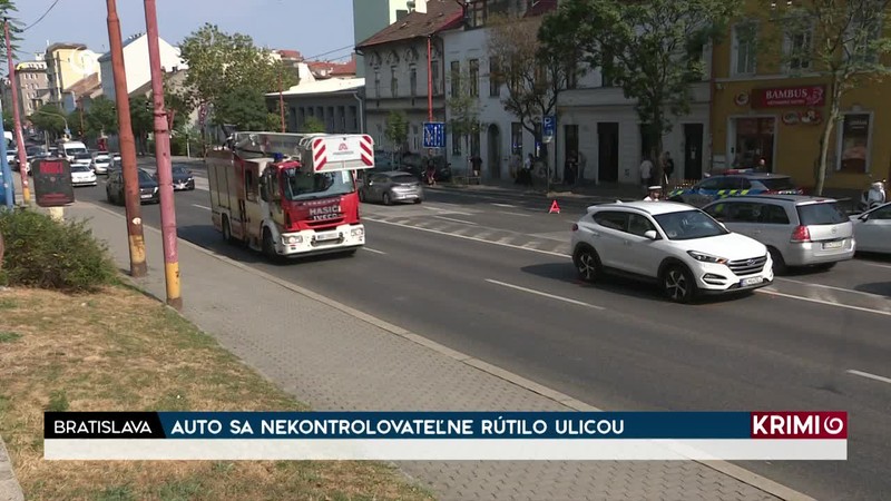 AUTO SA NEKONTROLOVATEĽNE RÚTILO ULICOU