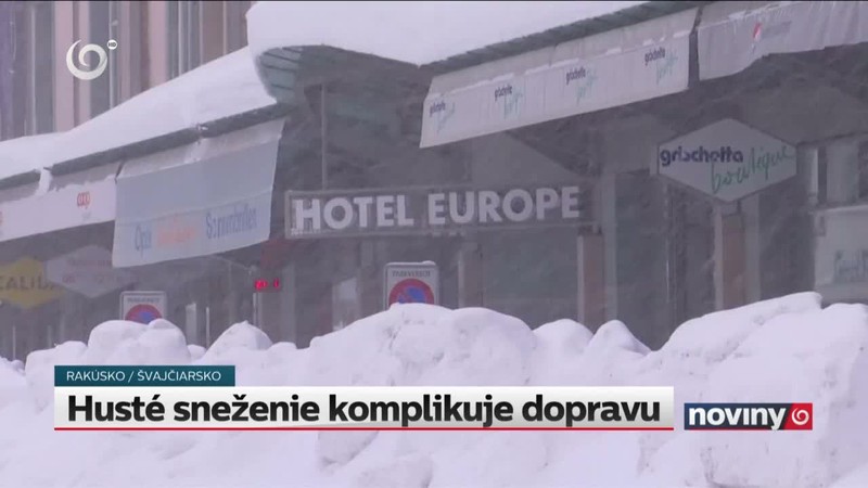 Husté sneženie komplikuje dopravu