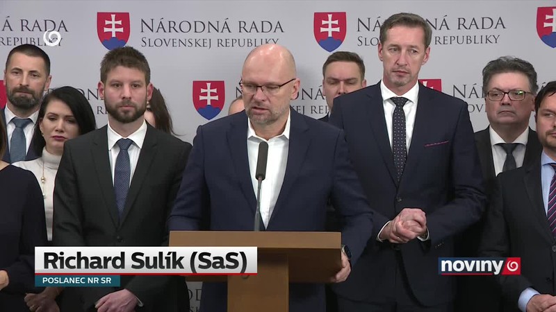Diskusia skrátená, vláda ide ďalej