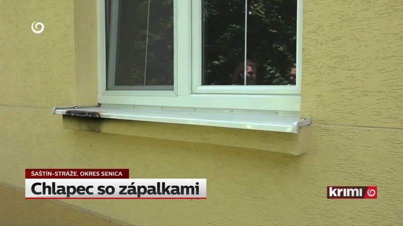 Chlapec so zápalkami