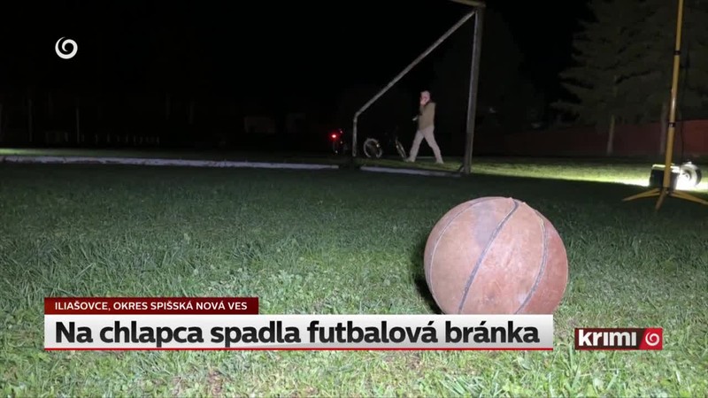 Na chlapca spadla futbalová bránka