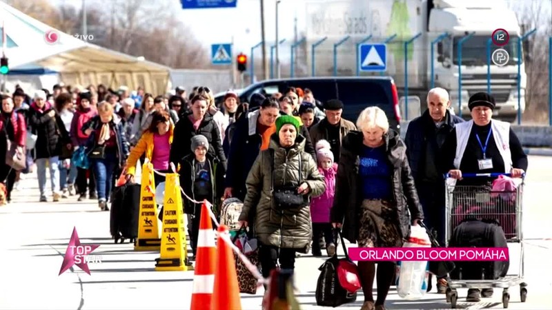 ORLANDO BLOOM POMÁHA