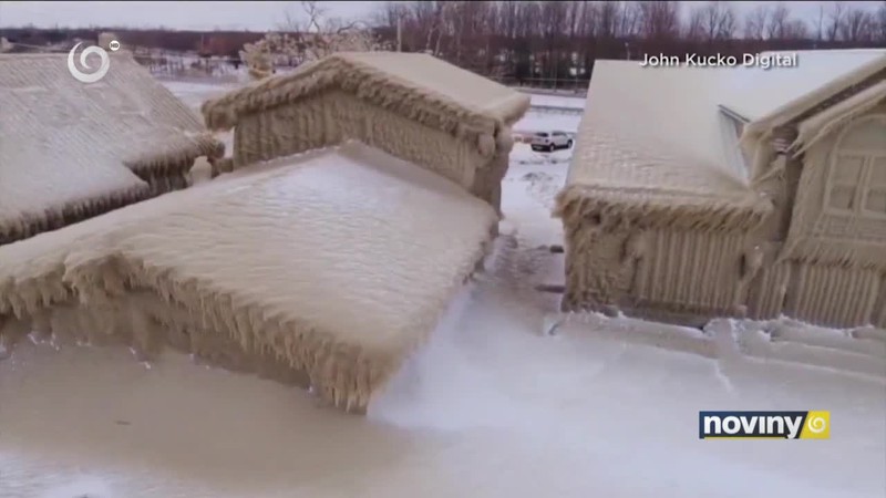 Ľadové kráľovstvo naživo