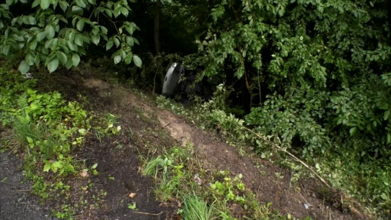 Hasičov zamestnali vodiči na šmykľavých cestách