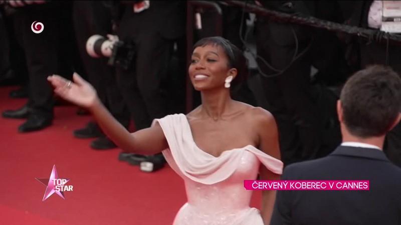 ČERVENÝ KOBEREC V CANNES