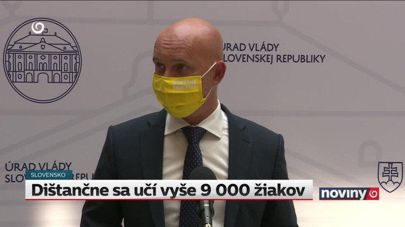 Dištančne sa učí vyše 9 000 žiakov