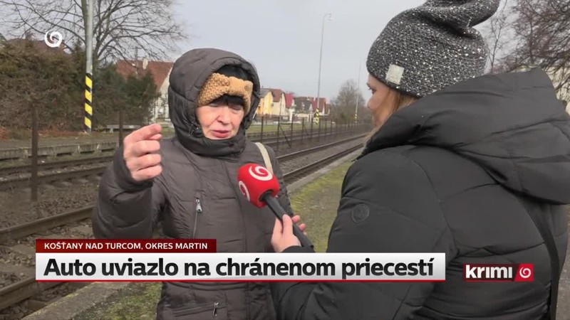Auto uviazlo na chránenom priecestí