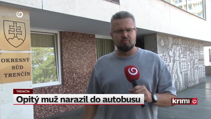 Opitý muž narazil do autobusu