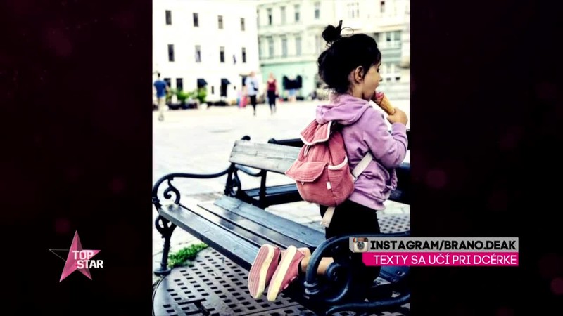 Texty sa učí pri dcérke