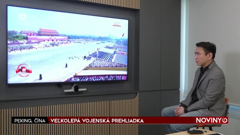 VEĽKOLEPÁ VOJENSKÁ PREHLIADKA