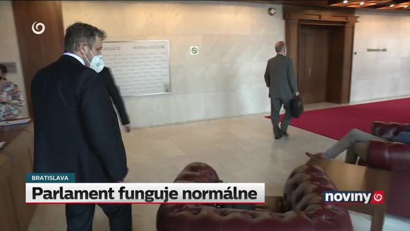 Parlament funguje normálne