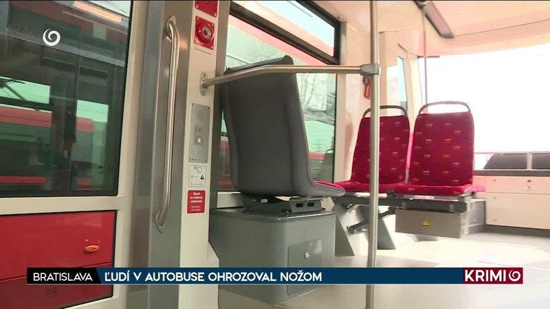 ĽUDÍ V AUTOBUSE OHROZOVAL NOŽOM