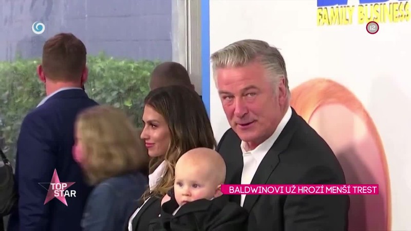 BALDWINOVI UŽ HROZÍ MENŠÍ TREST