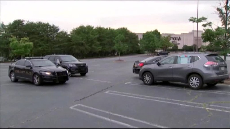 Matka nechala bábätko vedome v aute na priamom slnku. Uprednostnila prácu