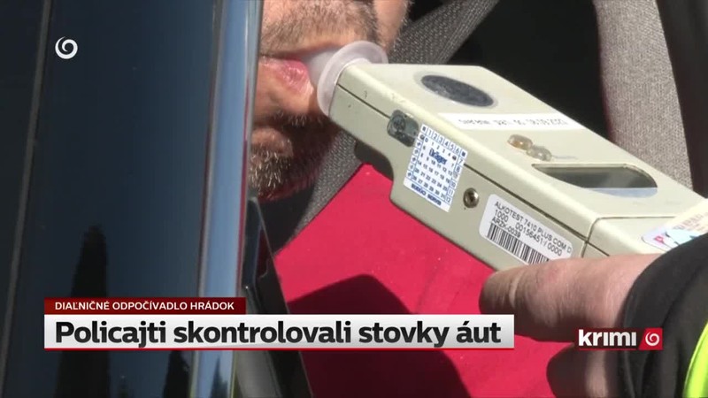 Policajti skontrolovali stovky áut