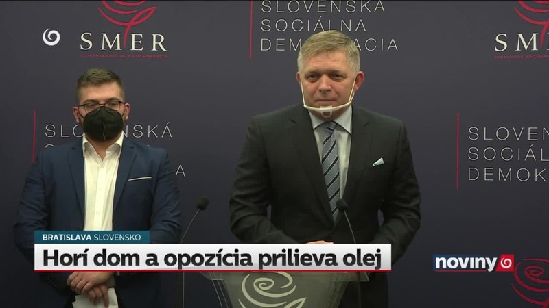 Horí dom a opozícia prilieva olej