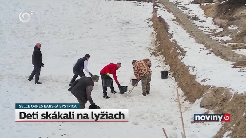 Deti skákali na lyžiach