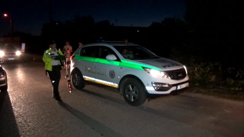 Opitého vodiča zavreli do cely po tom, ako narazil s autom do mosta
