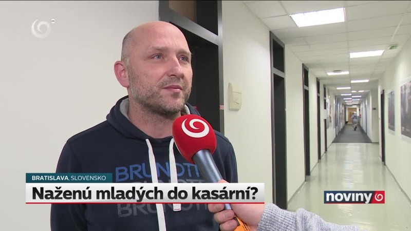 Naženú mladých do kasární?