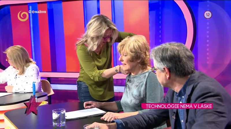 TECHNOLÓGIE NEMÁ V LÁSKE