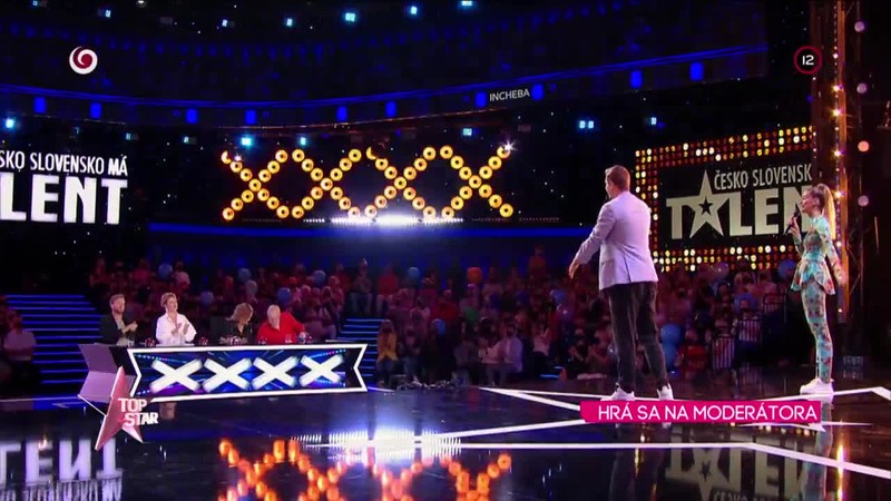 HRÁ SA NA MODERÁTORA