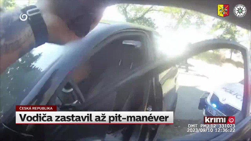 Vodiča zastavil až pit-manéver