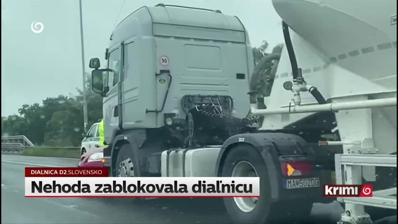 Nehoda zablokovala diaľnicu