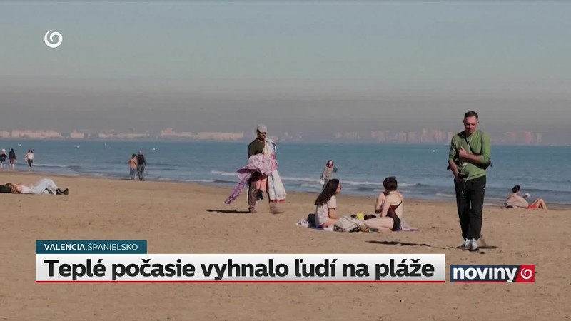 Teplé počasie vyhnalo ľudí na pláže