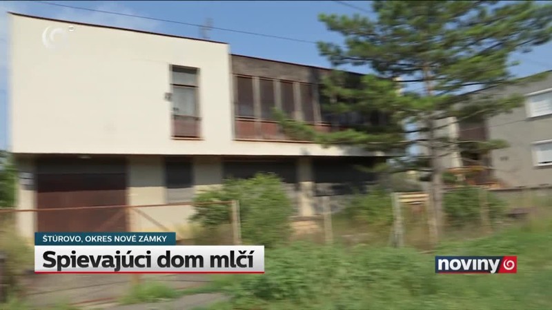 Spievajúci dom mlčí